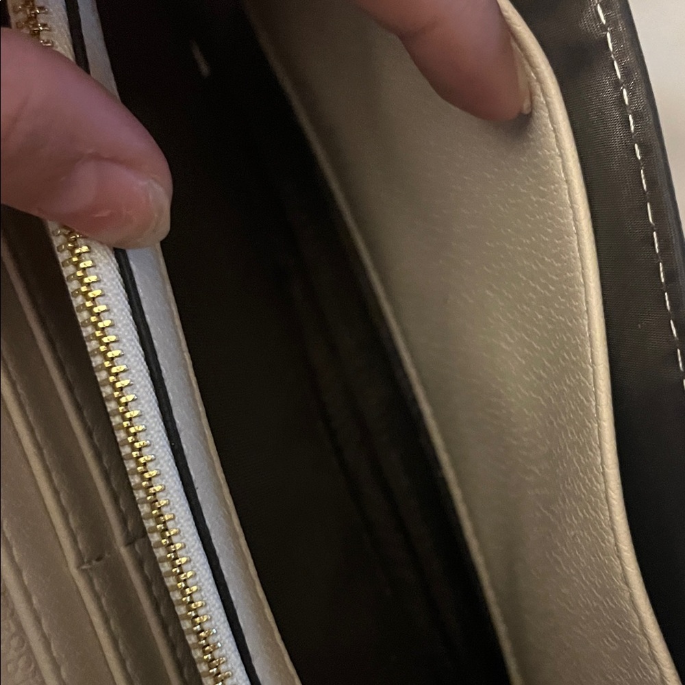 Gucci Beige GG Supreme Crossbody with Green-Red Web and Gold Chain Brand New. - Picture 13 of 16